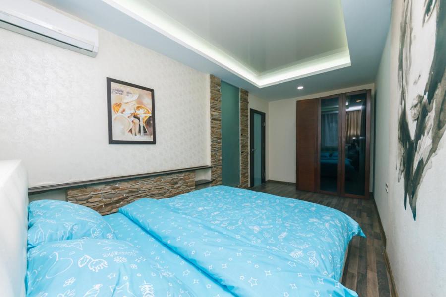 Апартаменти Hotrent Pechersk Lesy 20/22